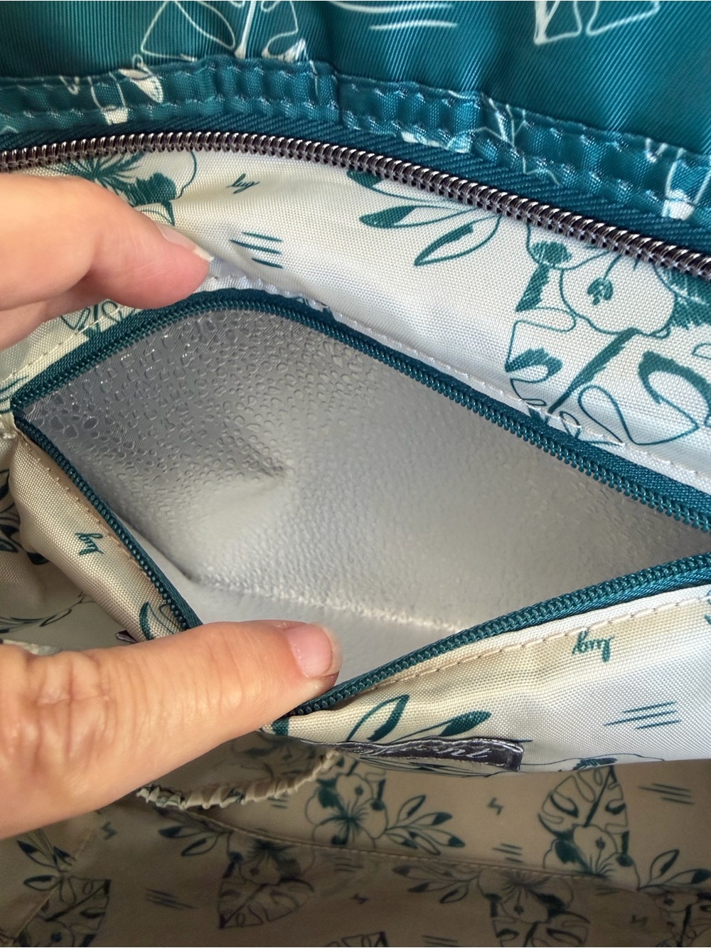 lug Teal Floral Quilted Tote Bag - Picture 9 of 15